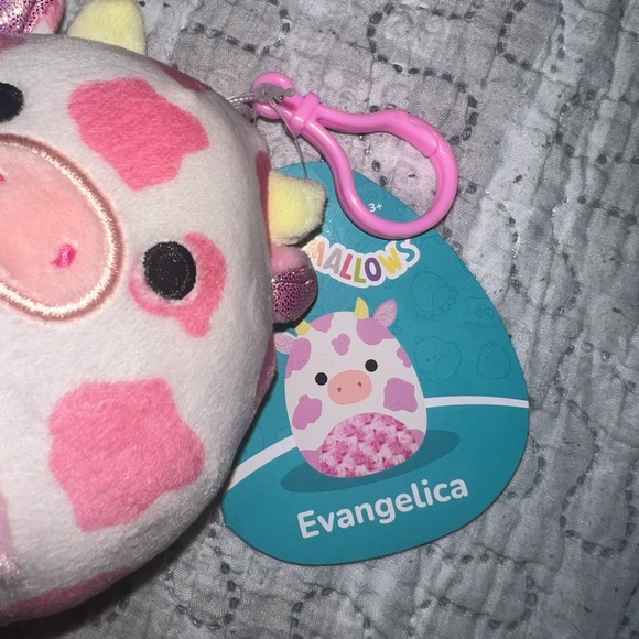 BNWT USA EXCLUSIVE 3.5” Valentine Evangelica Cow Clip Squishmallow - Picture 4 of 5